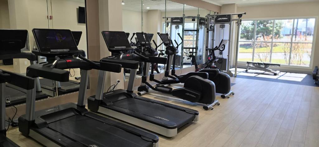 Fitness centrum a/nebo fitness zařízení v ubytování DoubleTree Suites by Hilton Mount Laurel