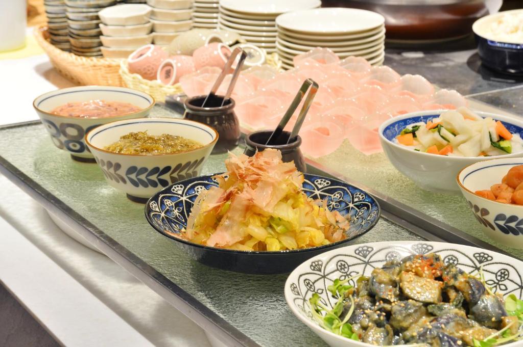 Makanan di atau di tempat lain dekat hotel
