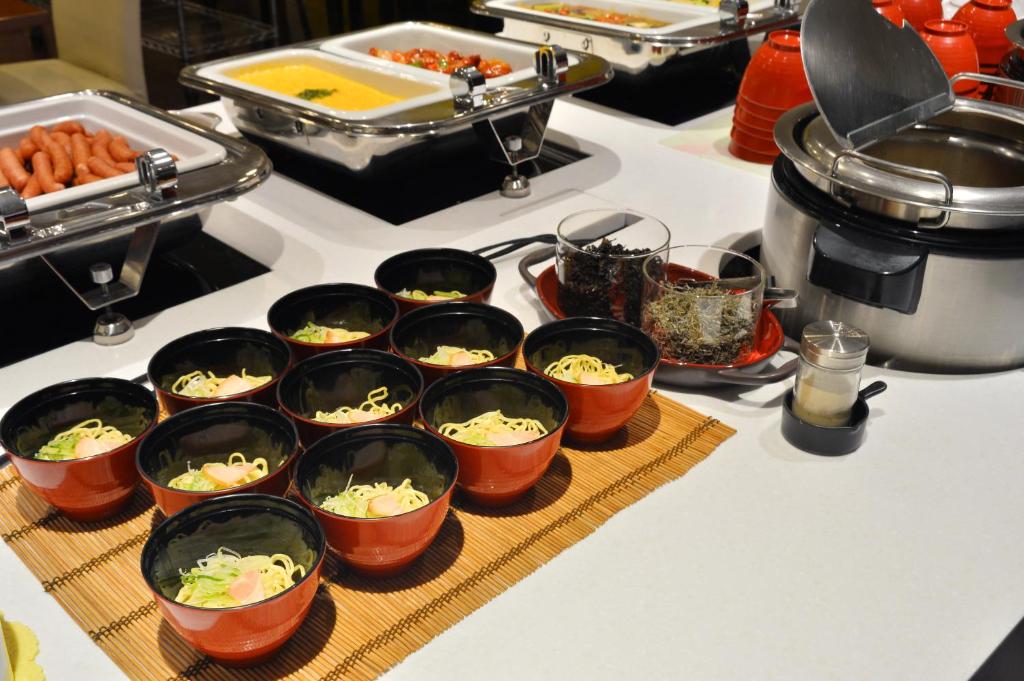 Makanan di atau di tempat lain dekat hotel