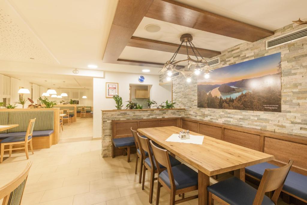 Fotografia z galérie ubytovania Gasthof-Pension Silvia v destinácii Haibach ob der Donau