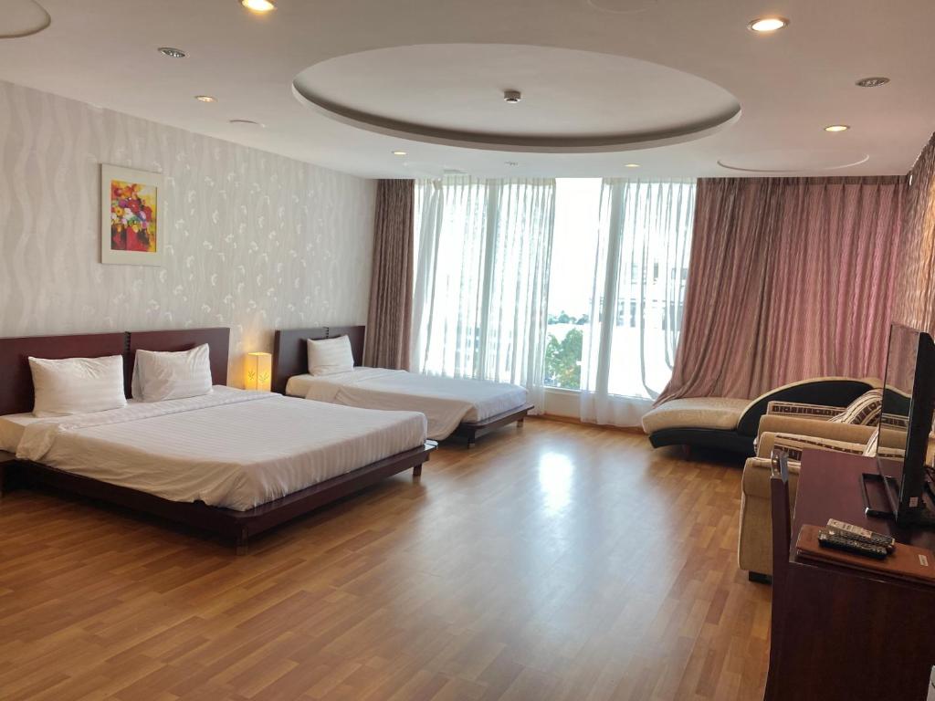 Kim Tho Hotel - VIP Deluxe Double Room With River View