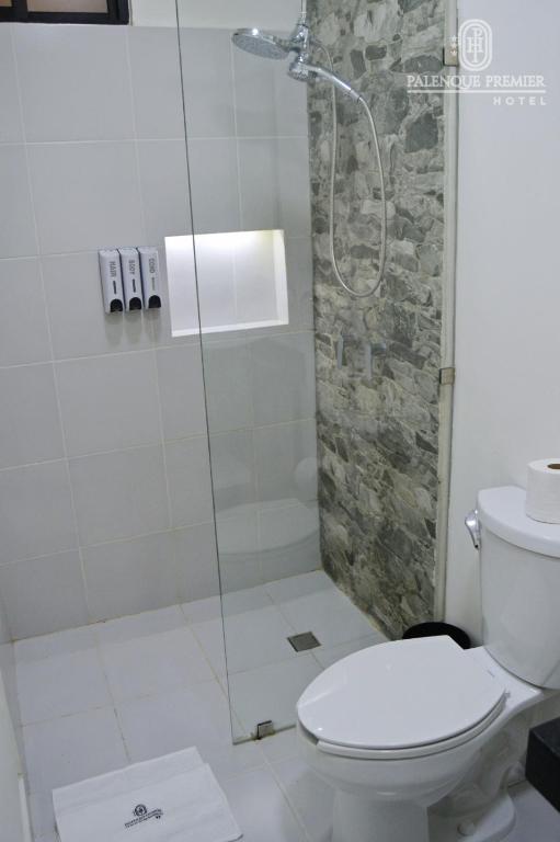 Koupelna v ubytování HOTEL PALENQUE PREMIER