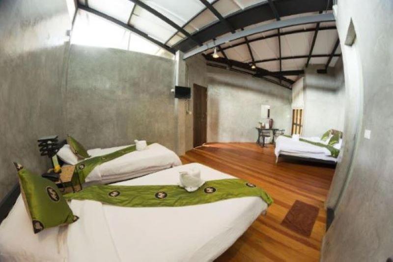 Hern Lhin Natural Resort - Chambre Quadruple Avec Balcon