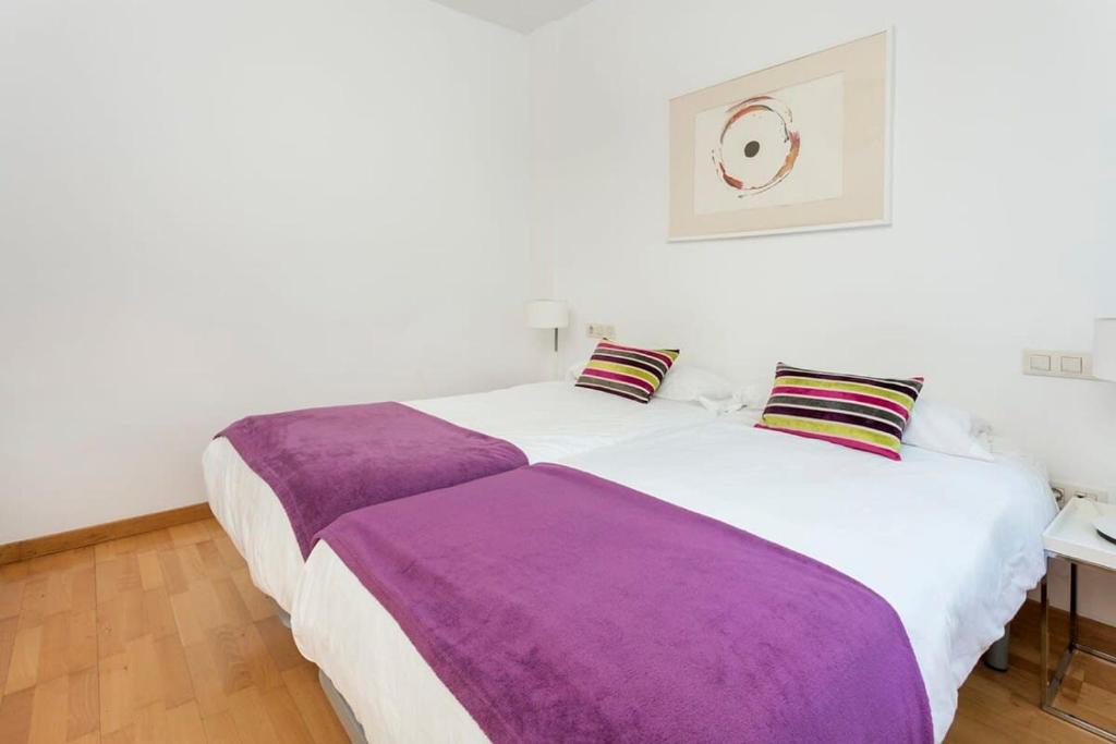 Postel nebo postele na pokoji v ubytování Spacious and Elegant 4 Bedroom with Private Terrace