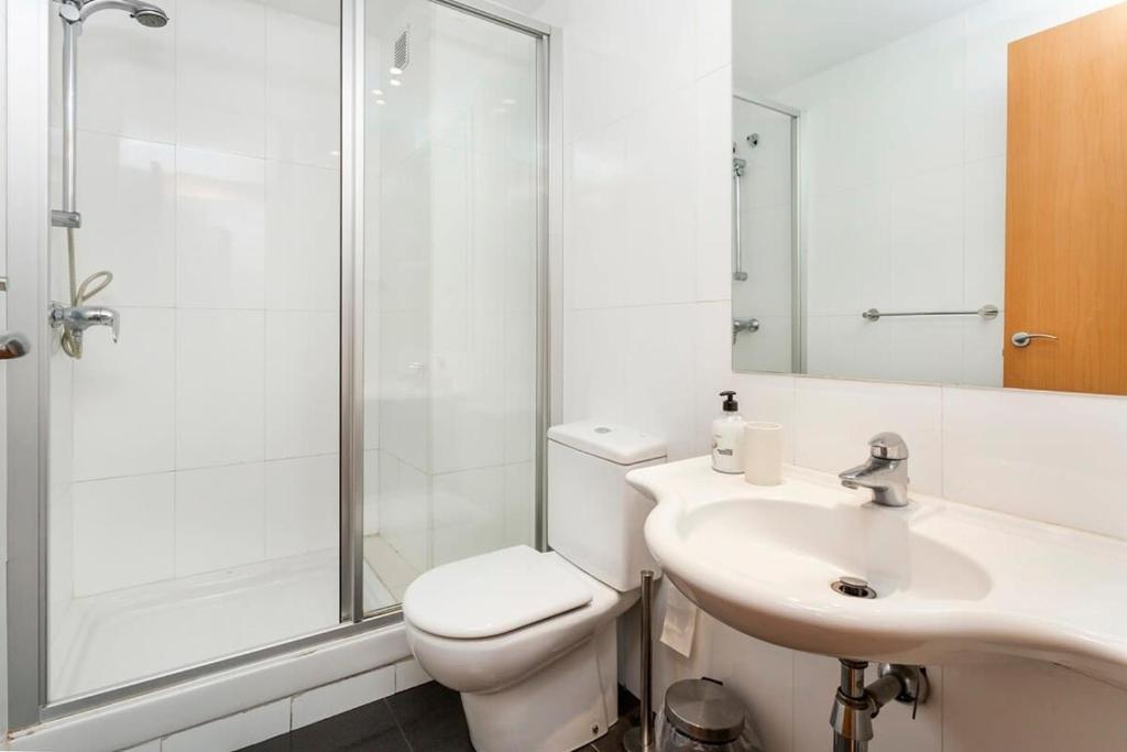 Koupelna v ubytování Spacious and Elegant 4 Bedroom with Private Terrace