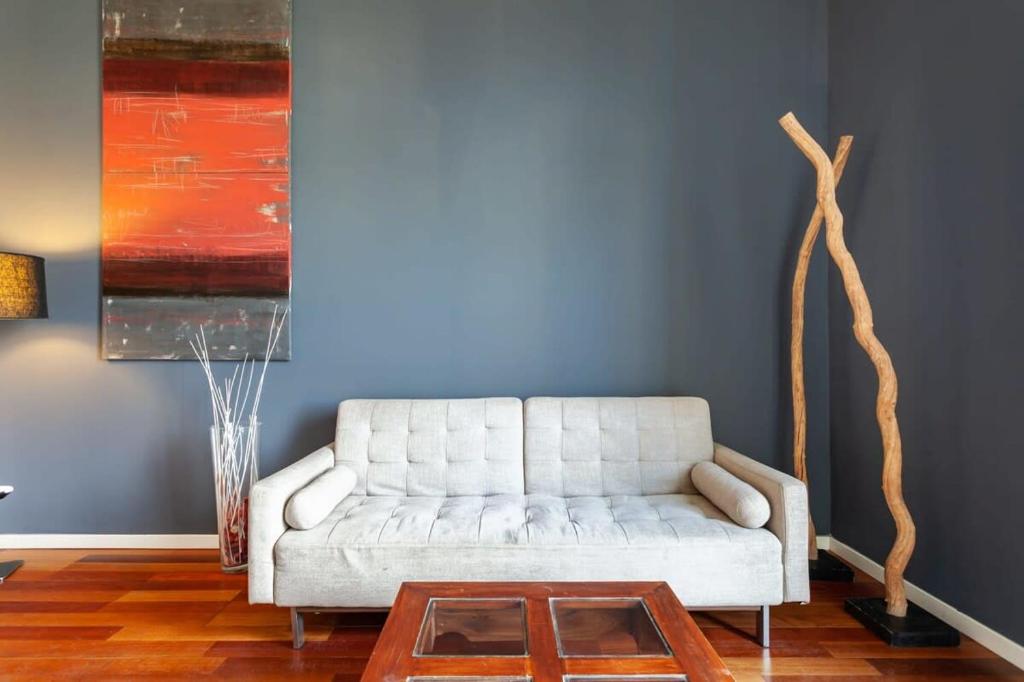 3bedroom Duplex with balcony in plaza Cataluña - Departamento