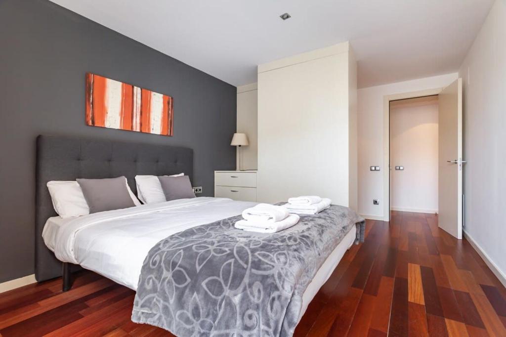 The Collection Barcelona - 3bedroom Duplex with balcony in plaza Cataluña