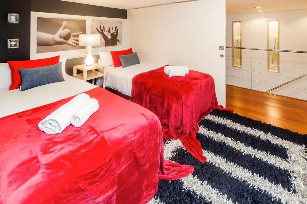 Postel nebo postele na pokoji v ubytování Luxury Duplex Apartment in the Heart of Barcelona