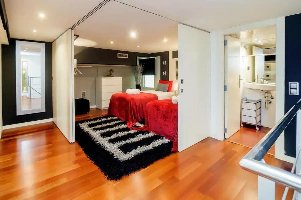 Kuchyň nebo kuchyňský kout v ubytování Luxury Duplex Apartment in the Heart of Barcelona