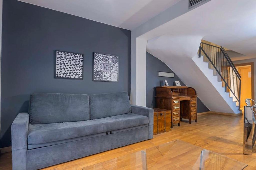 Posedenie v ubytovaní Bright and modern Duplex with terrace in Eixample district P1