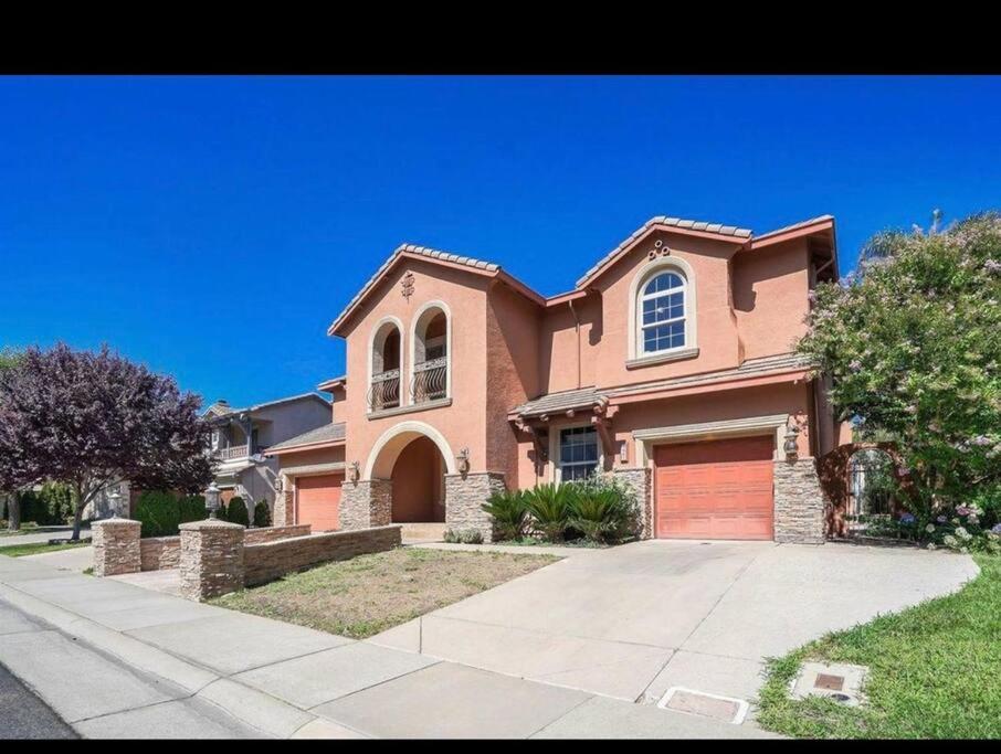 Luxury Mansion House, Elk Grove (updated prices 2024)