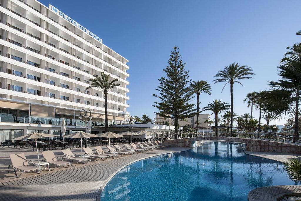 Bazén v ubytovaní CM Playa del Moro alebo v jeho blízkosti
