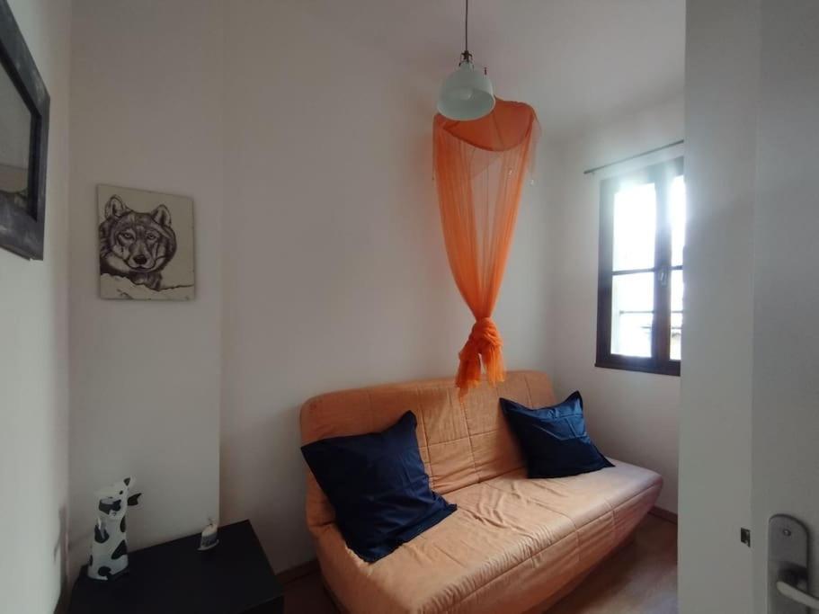 Postel nebo postele na pokoji v ubytování Appartement en plein centre.