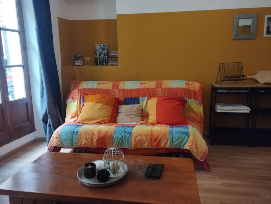 Postel nebo postele na pokoji v ubytování Appartement en plein centre.