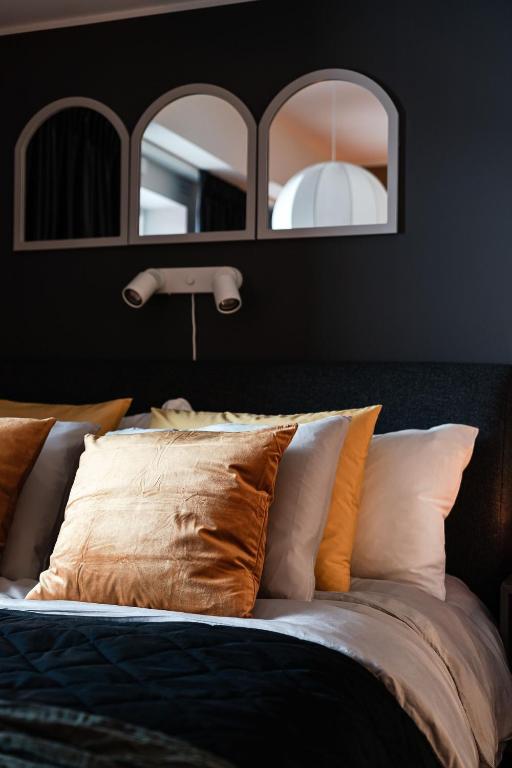 Postel nebo postele na pokoji v ubytování Guestly Homes - Elite Studio