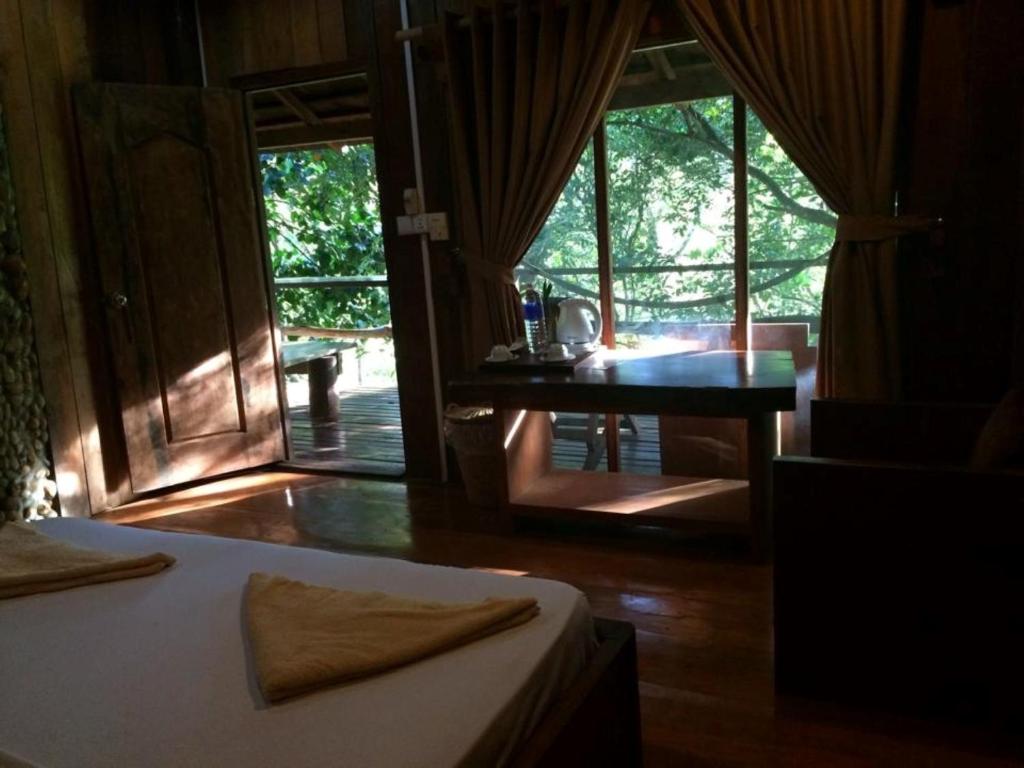 Tree Top Eco-Lodge - Bungalow Mit Lüfter