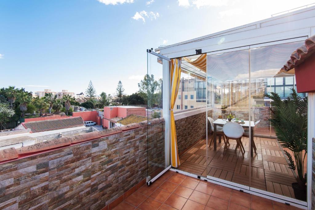 Balkón nebo terasa v ubytování BIO FUENGIROLA PENTHOUSE, south Terrace