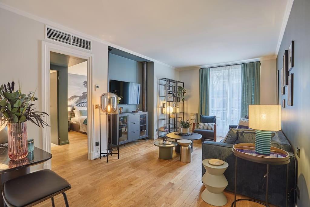 Zona d'estar a Apartment Notre Dame de Paris by Studio prestige