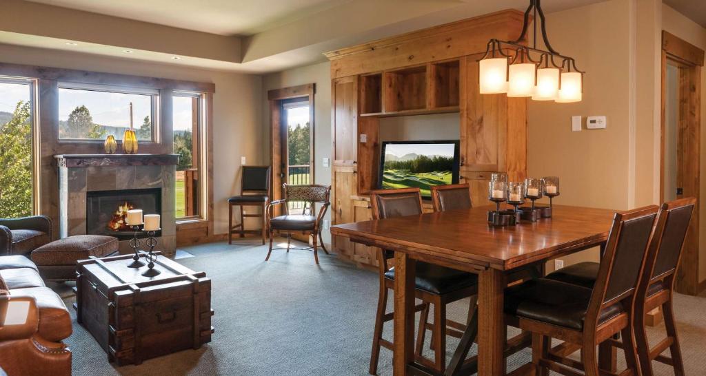 TV a/nebo společenská místnost v ubytování Suncadia Resort