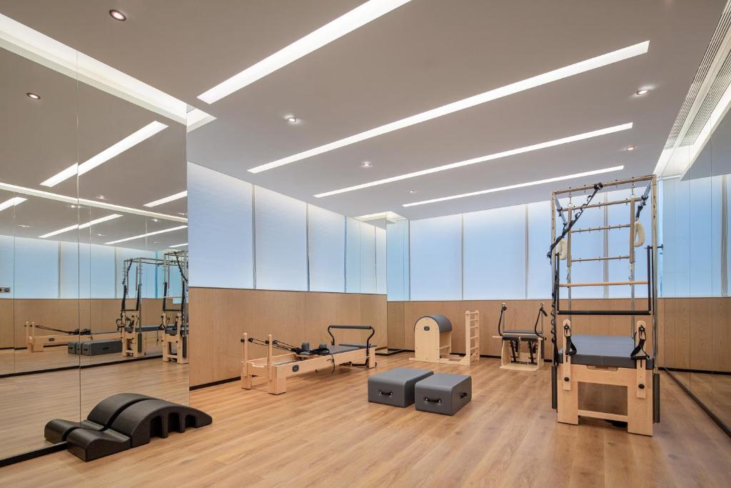Fitness centrum a/nebo fitness zařízení v ubytování Wyndham Hotel Guangzhou Huangbian Metro Branch - Free shuttle bus to Canton Fair