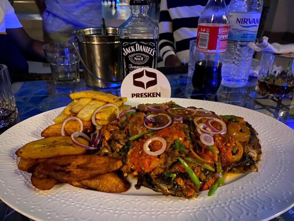Jídlo v hotelu nebo okolí