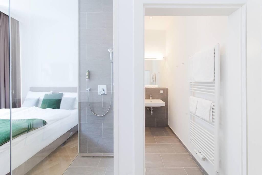 Uma cama ou camas num quarto em KS70 Apartments