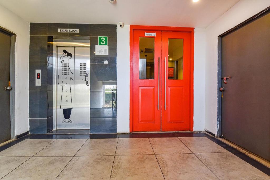 Fotografie z fotogalerie ubytování FabHotel NY Townhouse v destinaci Ahmadábád