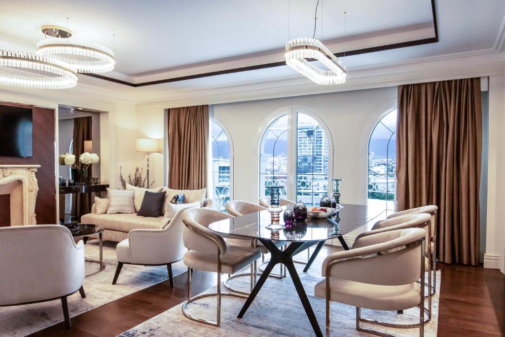 Posezení v ubytování Xheko Imperial Luxury Hotel & SPA