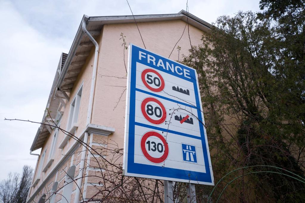 Certifikát, hodnocení, plakát nebo jiný dokument vystavený v ubytování Arrow Hôtel