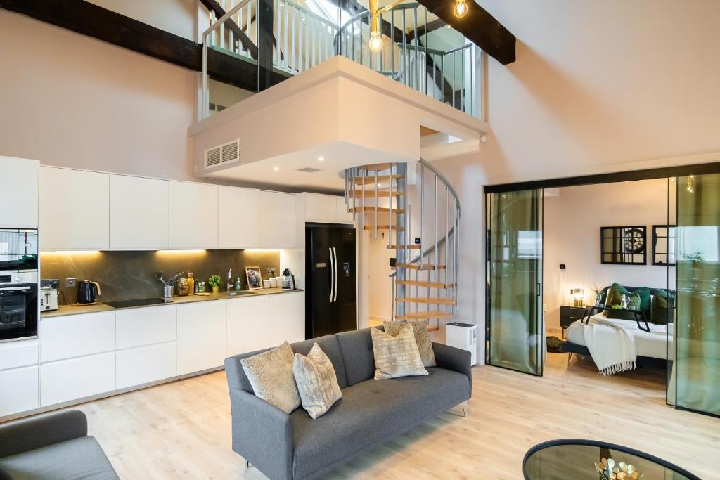 Livestay 3-Bed Loft Apartments in the Heart of Manchester 휴식 공간