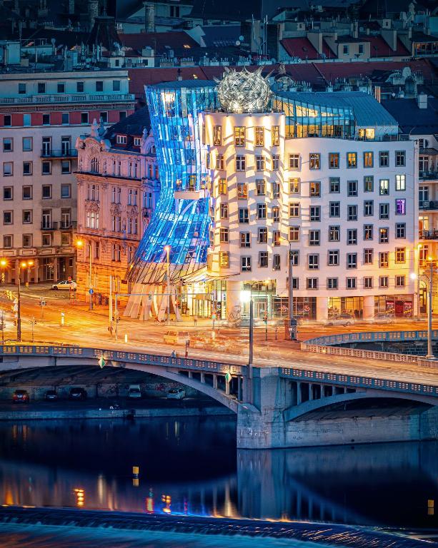 Dancing House - Tancící dum hotel - Resim 1