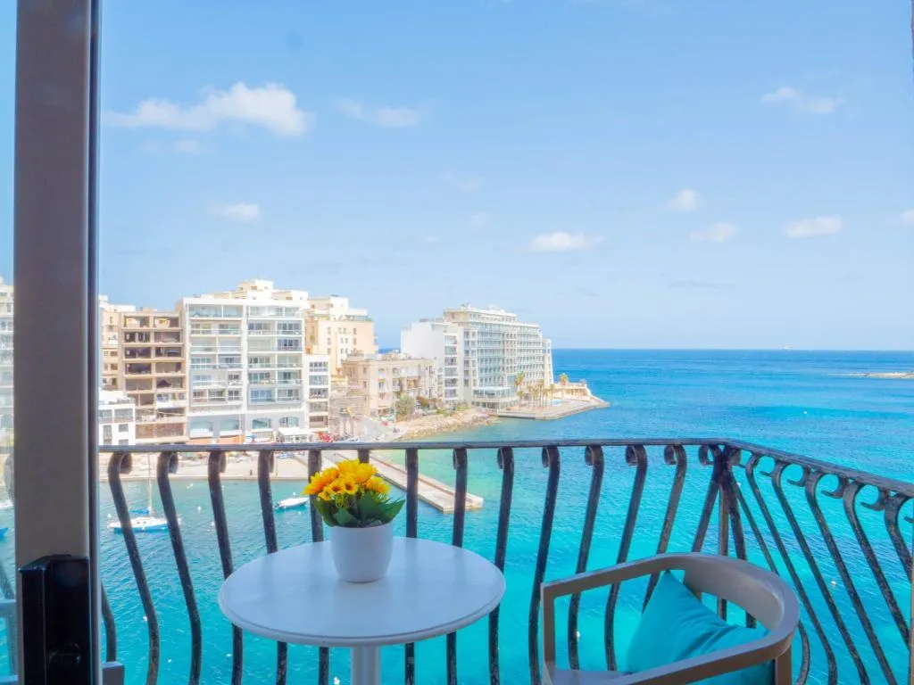 Unique Seaview Apartments and Penthouse in Central St Julians