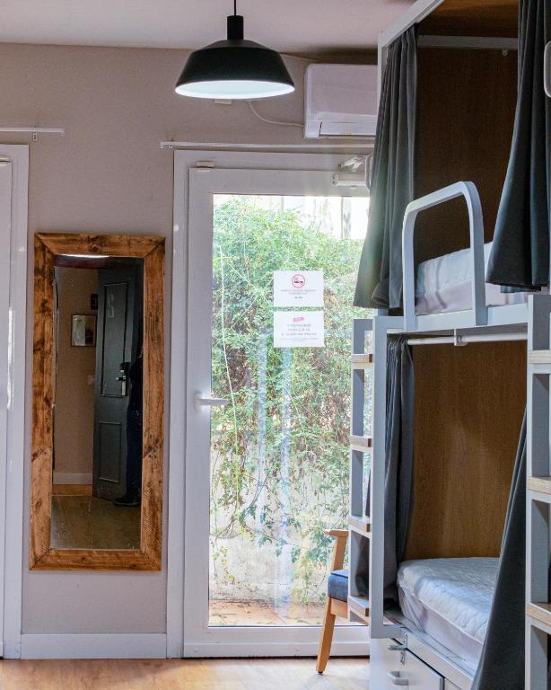 Factory Hostels Barcelona - Bed In 10-Bed Mixed Dormitory Room