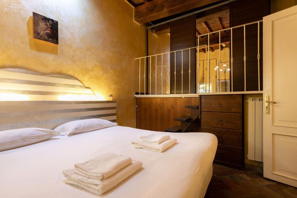 A bed or beds in a room at Antonino by Halldis