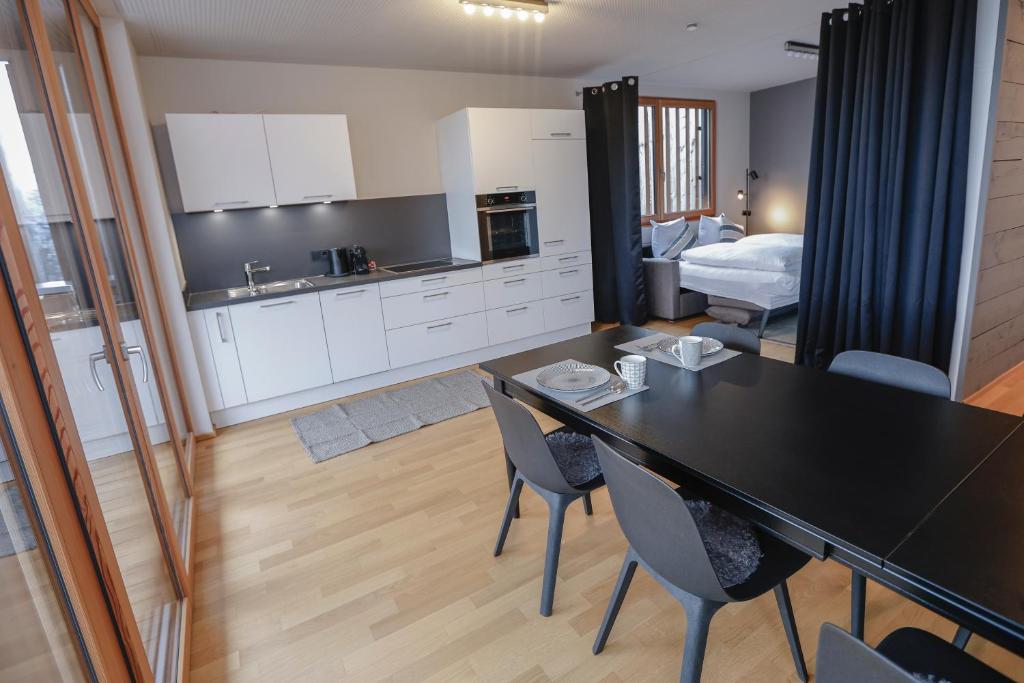 Kuchyň nebo kuchyňský kout v ubytování Penthousewohnung mit Bergblick - klimatisiert