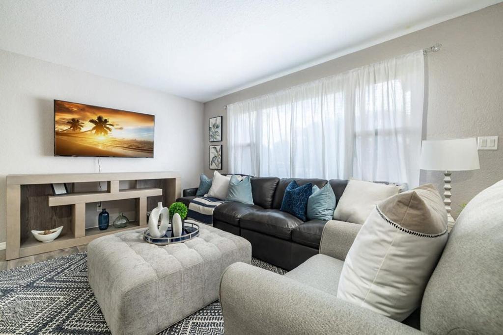 Et opholdsområde på Monthly Rental~ Comfy Beds~ Great for Remote Work