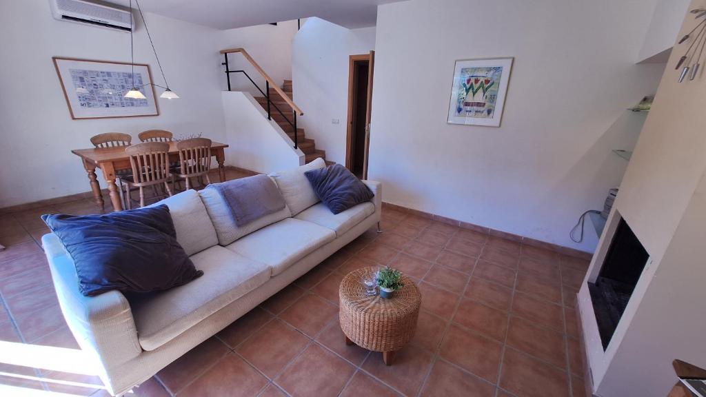 Posedenie v ubytovaní Mas Pinell, 3 bedroom at 50m from the beach.