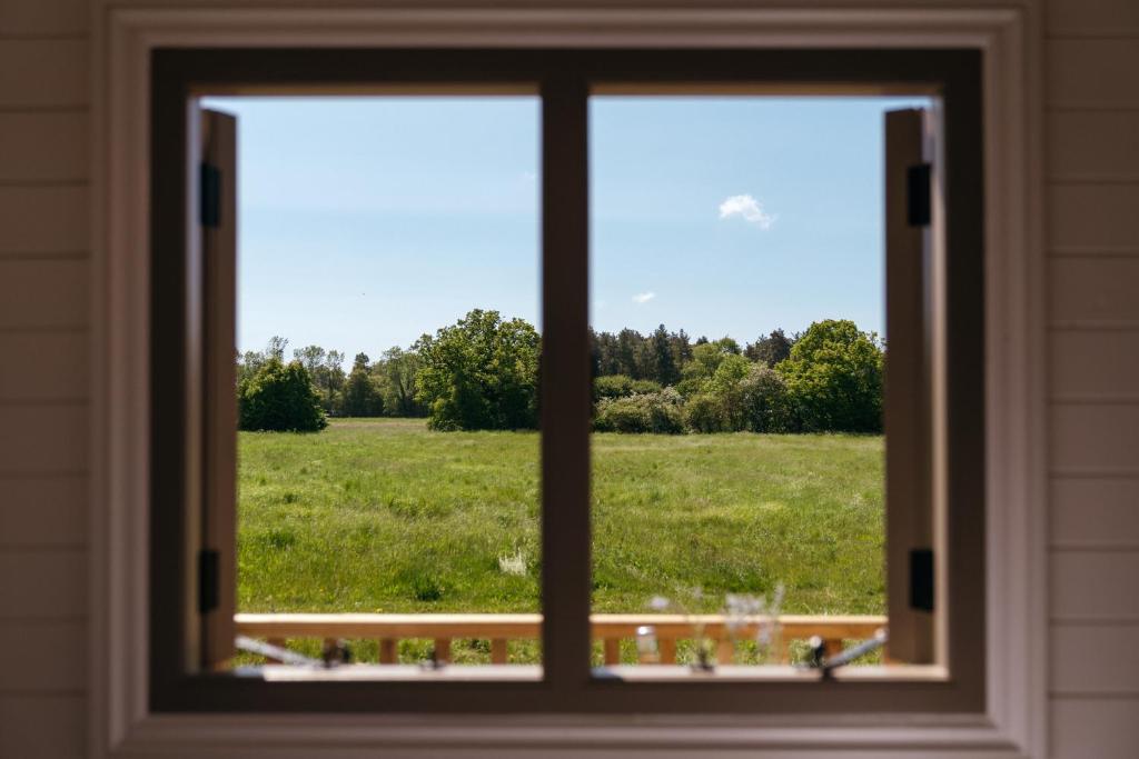 Retreat East - 
