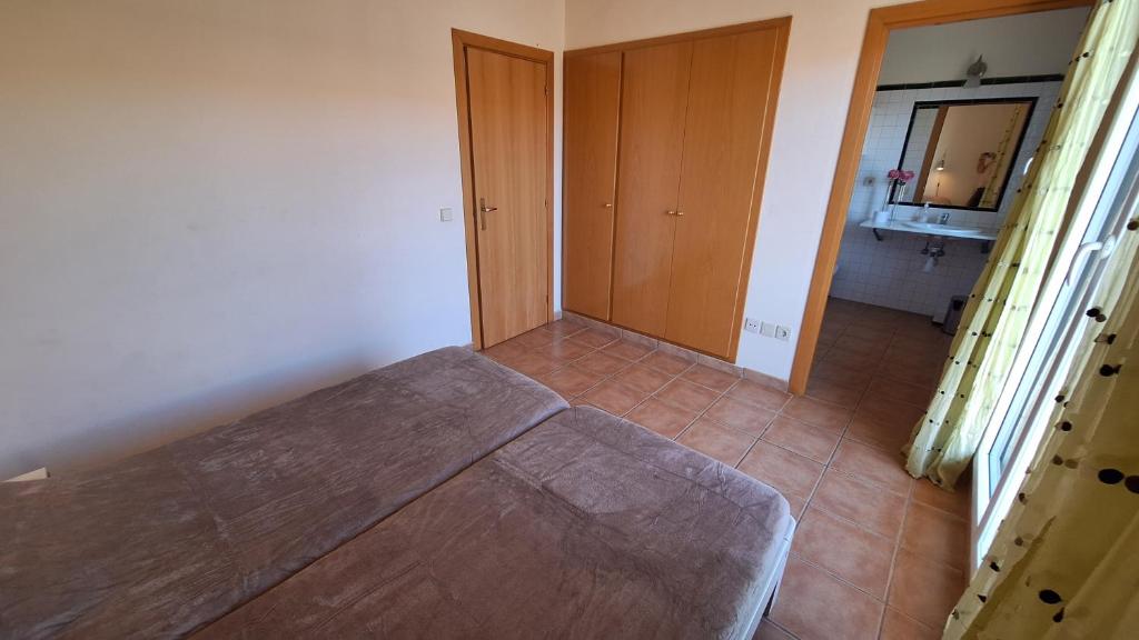 Posteľ alebo postele v izbe v ubytovaní Mas Pinell, 3 bedroom at 50m from the beach.