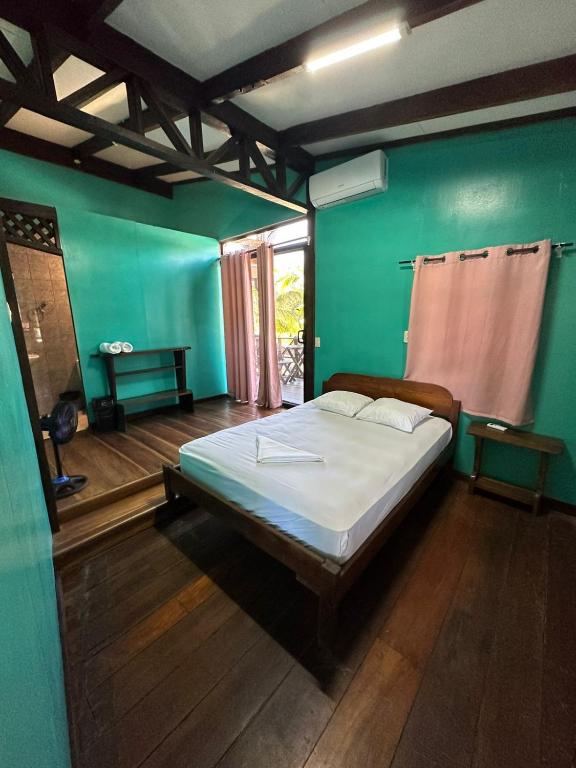 Playa Negra Brewing Beachfront Hotel - Deluxe Double Room With Balcony And Sea View