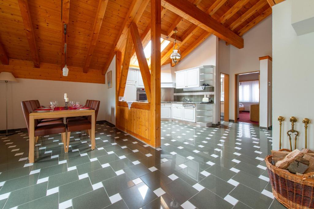 Kuchyň nebo kuchyňský kout v ubytování Hotel Grindelwalderhof