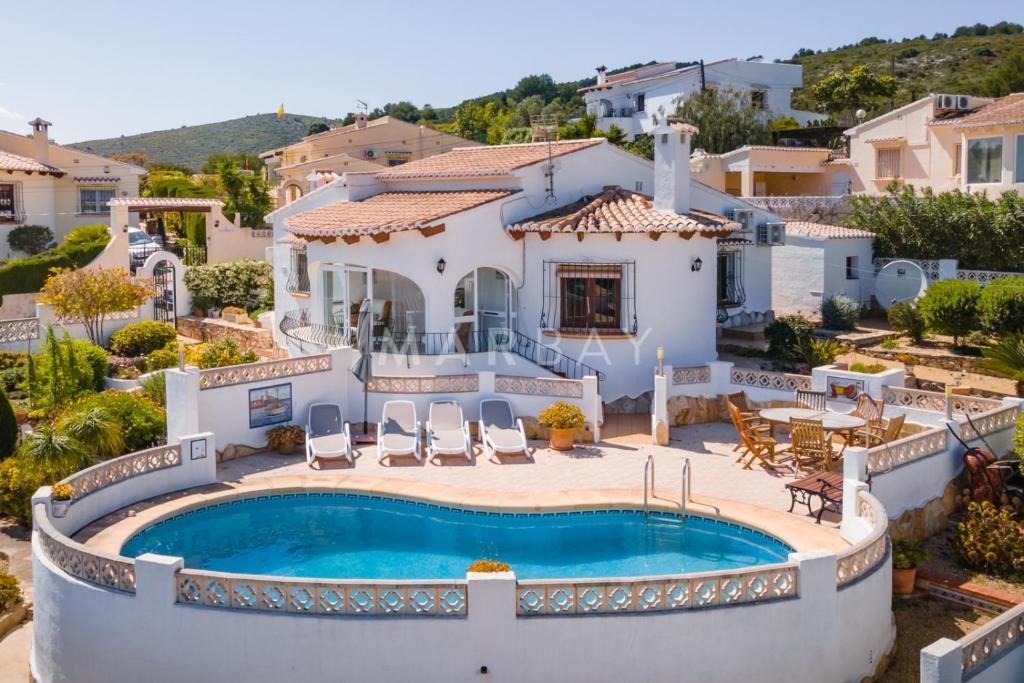 Villa con piscina y casa en Ca El Camino, en Casas Abiar