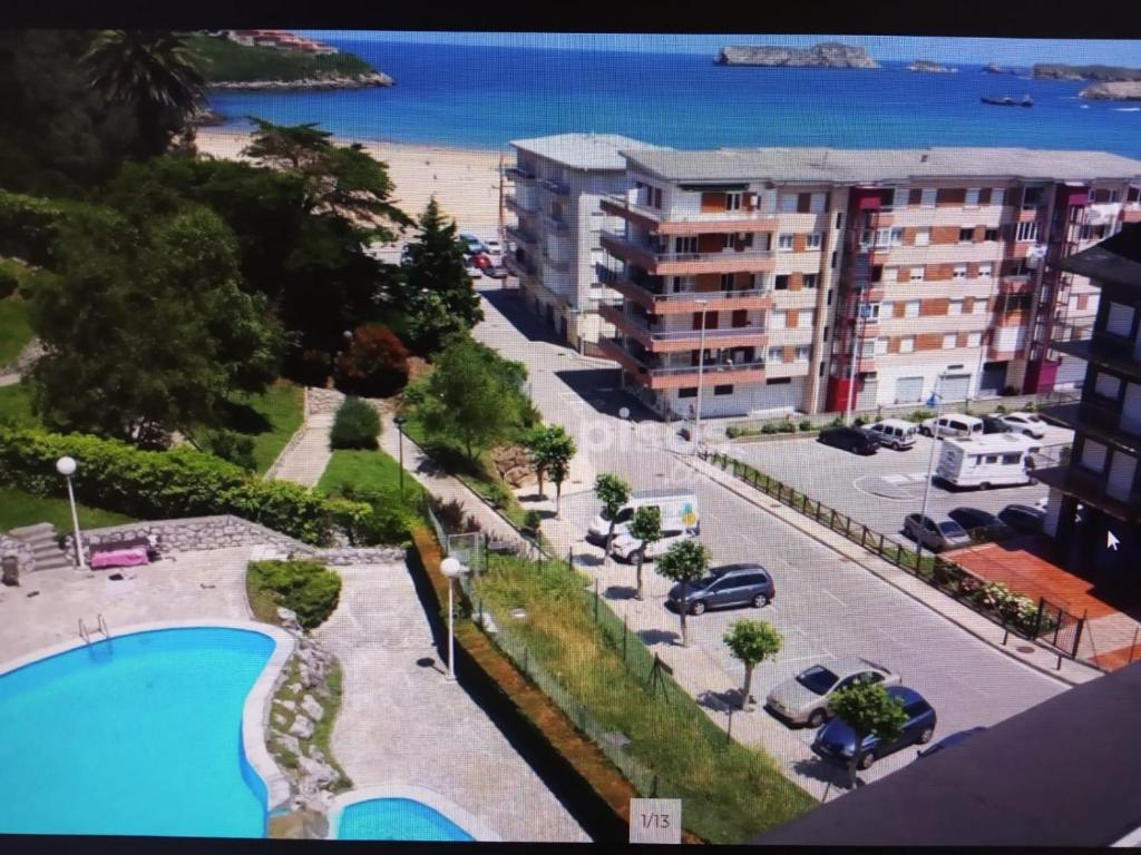 um apartamento com vista para a praia em Mar de Gala em Suances