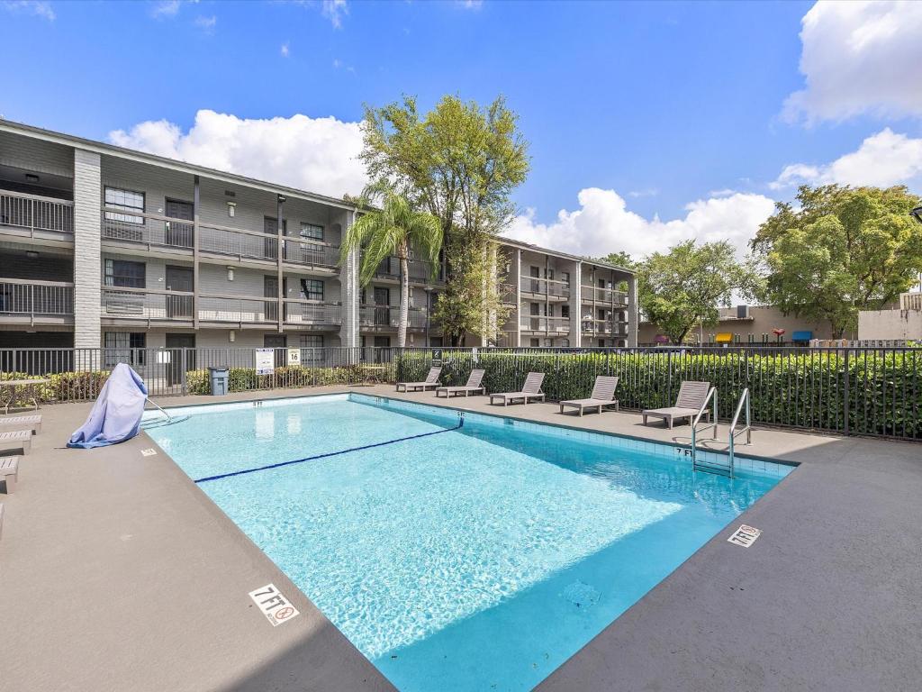 La Quinta Inn by Wyndham Miami Airport North photo