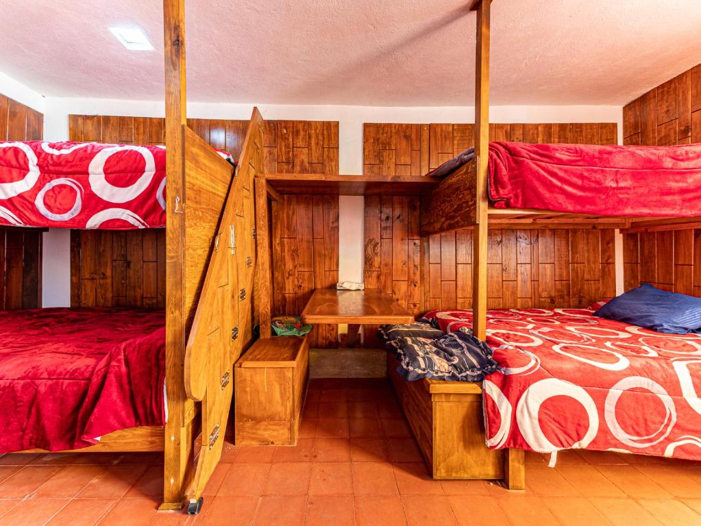 Cabañas Elsa María, Cabañas para Hospedaje con Alberca y Jardín de Eventos - Habitación Cuádruple