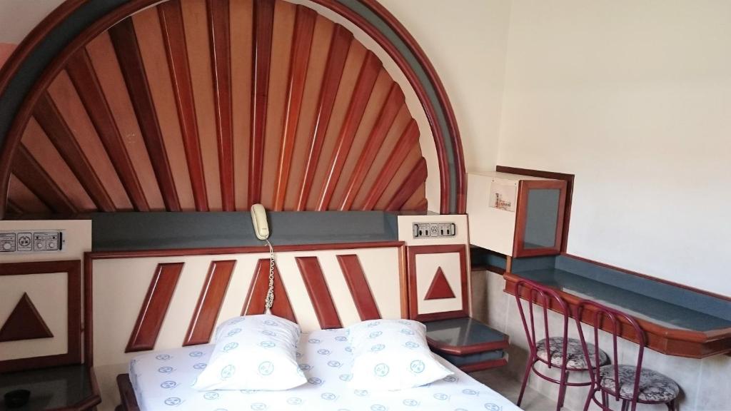  North Palace Hotel