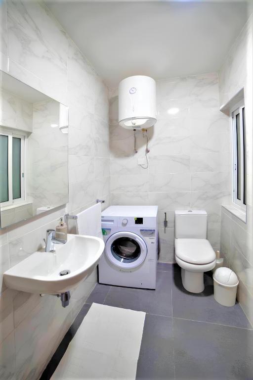 Elise Apartments - 5