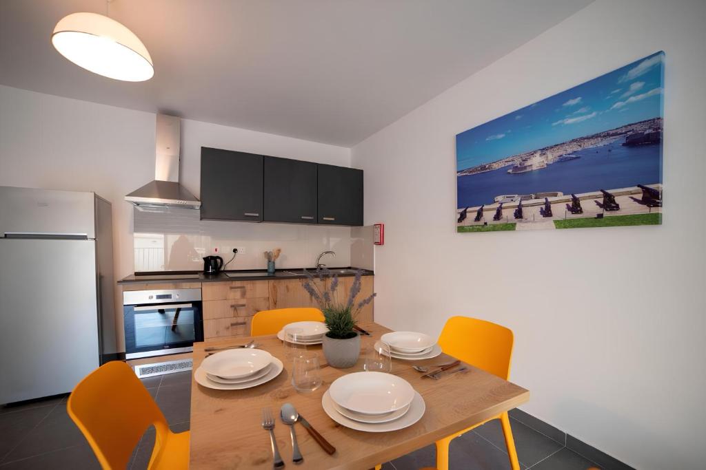 Elise Apartments - 11