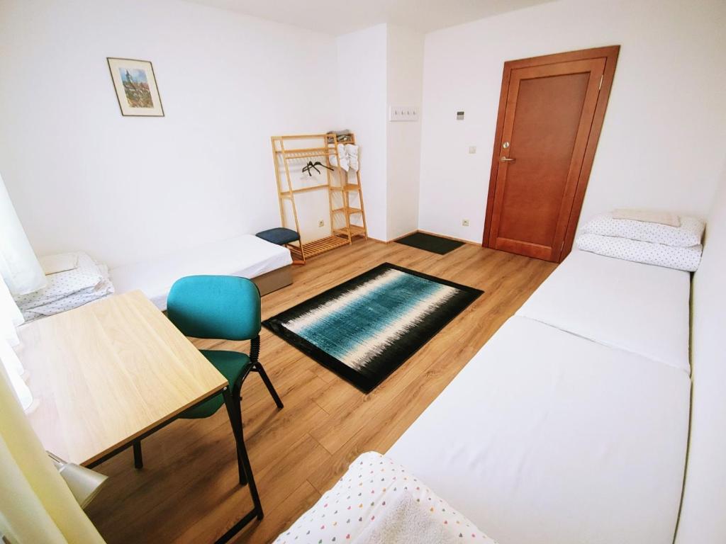 Postel nebo postele na pokoji v ubytování PIANO STUDIO