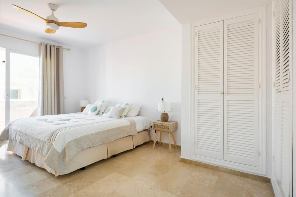 Posteľ alebo postele v izbe v ubytovaní Maison Marbella Puerto banus